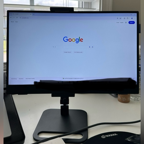 15.6” Portable Monitor w/ Travel Case & 4k Dual Monitor 3/4 Thunderbolt Cable - Picture 9 of 10